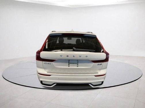 2026 Volvo XC60 B5 Ultra