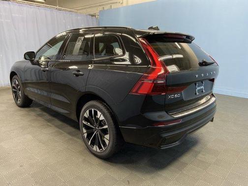 2026 Volvo XC60 PLUS