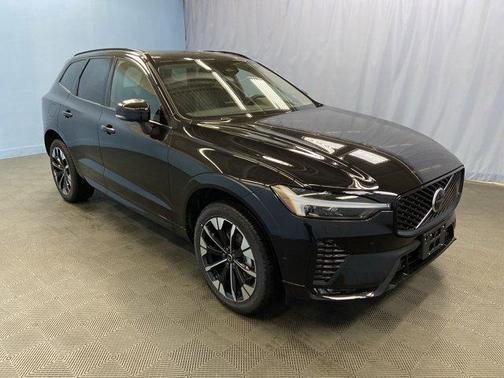 2026 Volvo XC60 PLUS