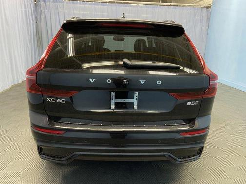 2026 Volvo XC60 PLUS