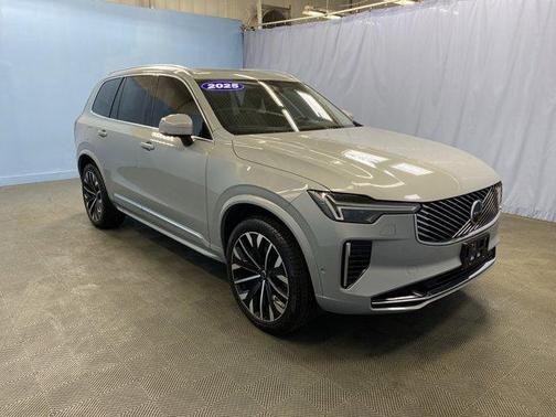 2025 Volvo XC90 B6 Plus 7-Seater