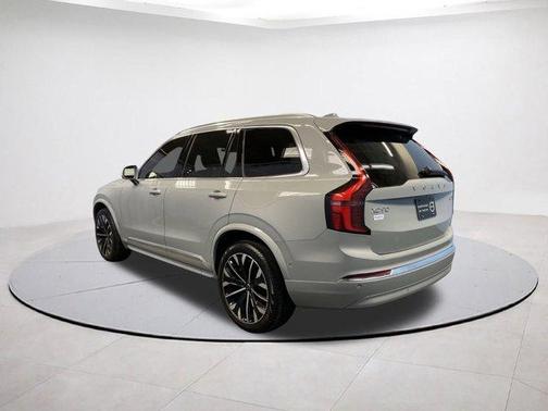 2025 Volvo XC90 B6 Plus 7-Seater