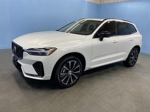 2025 Volvo XC60 B5 Plus