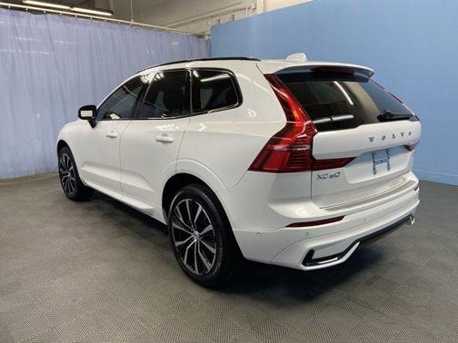 2025 Volvo XC60 B5 Plus