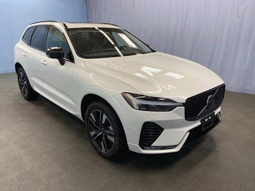 2026 Volvo XC60 PLUS