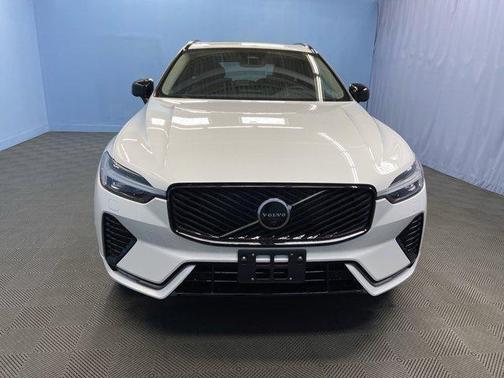 2026 Volvo XC60 PLUS