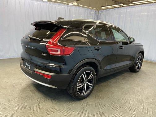 2023 Volvo XC40 B5 Core