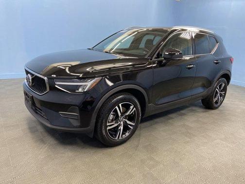 2023 Volvo XC40 B5 Core