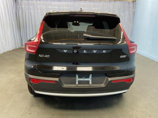 2023 Volvo XC40 B5 Core