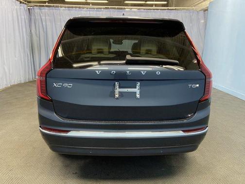 2025 Volvo XC90 Plug-In Hybrid T8 Ultra 7-Seater