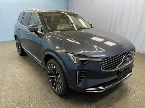 2025 Volvo XC90 Plug-In Hybrid T8 Ultra 7-Seater