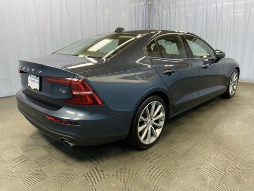 2019 Volvo S60 T6 Momentum