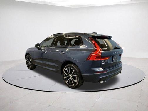 2025 Volvo XC60 B5 Plus