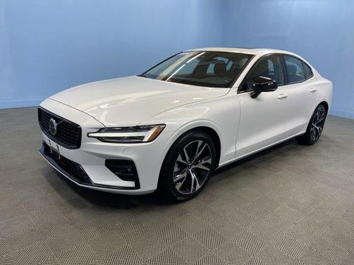 2025 Volvo S60 B5 Core