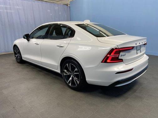 2025 Volvo S60 B5 Core