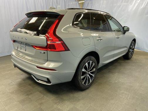 2025 Volvo XC60 B5 Core