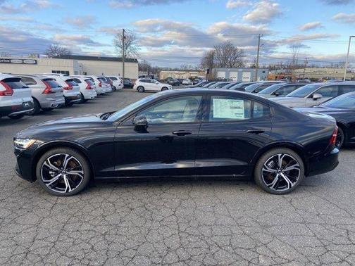 2025 Volvo S60 B5 Plus
