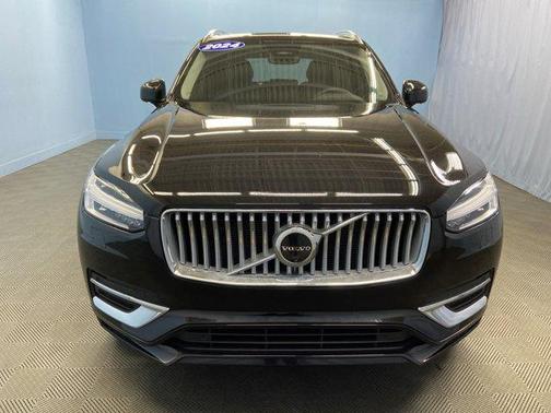 2024 Volvo XC90 B5 Plus Bright Theme