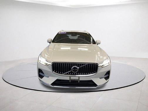 2023 Volvo XC60 Recharge Plug-In Hybrid T8 Ultimate Bright Theme