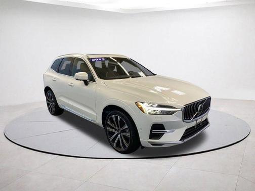 2023 Volvo XC60 Recharge Plug-In Hybrid T8 Ultimate Bright Theme