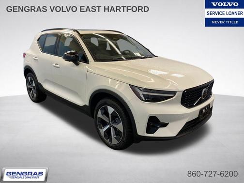 Crystal White 2026 Volvo XC40 B5 Plus