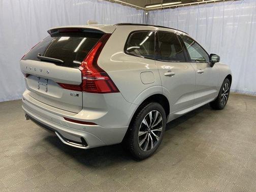 2025 Volvo XC60 B5 Core