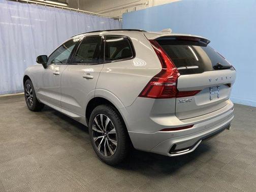 2025 Volvo XC60 B5 Core