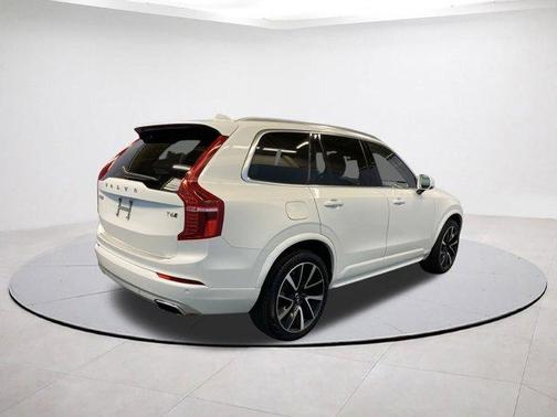 2020 Volvo XC90 T6 Momentum 6 Passenger