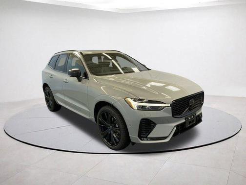 2026 Volvo XC60 B5 Ultra Black Edition