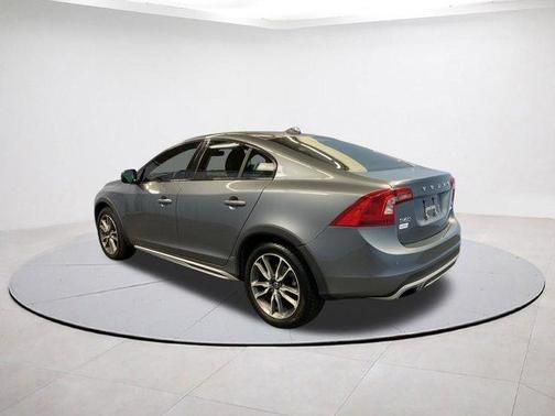 2018 Volvo S60 Cross Country T5