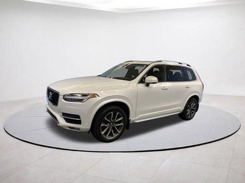 2018 Volvo XC90 T5 Momentum