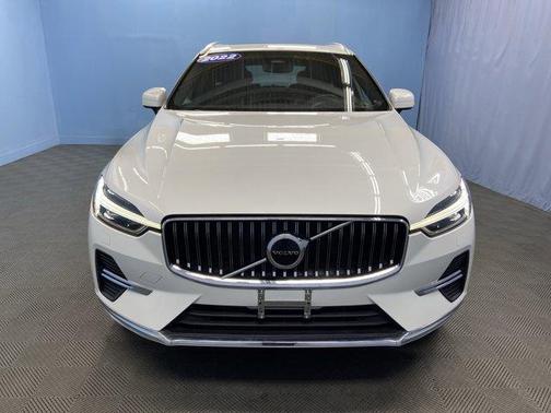 2022 Volvo XC60 B6 Inscription