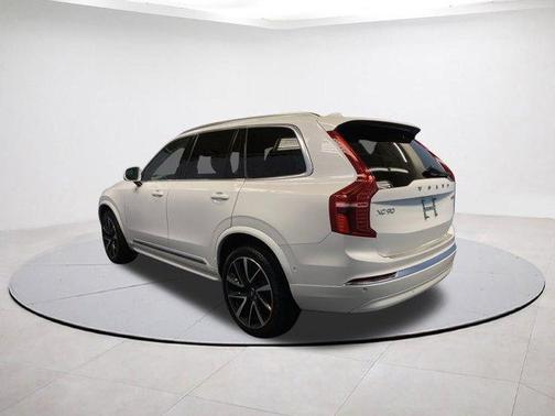 2024 Volvo XC90 B6 Plus Bright Theme 6-Seater