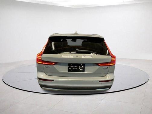 2025 Volvo V60 Cross Country B5 Plus