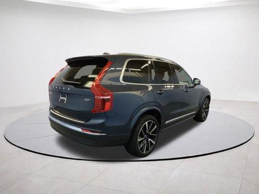 2024 Volvo XC90 B5 Plus Bright Theme