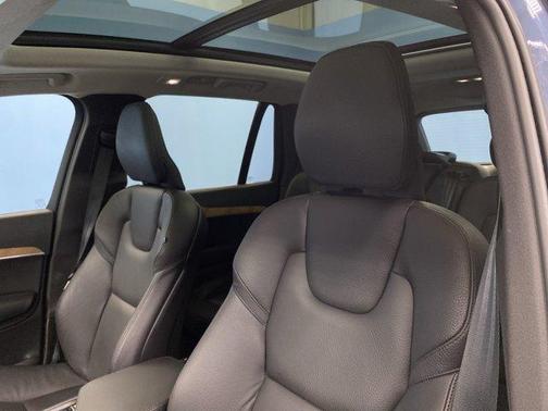2024 Volvo XC90 B5 Plus Bright Theme