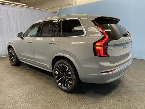 2025 Volvo XC90 Plug-In Hybrid T8 Ultra 7-Seater