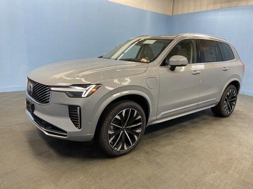 2025 Volvo XC90 Plug-In Hybrid T8 Ultra 7-Seater
