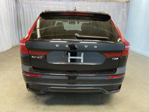 2025 Volvo XC60 Plug-In Hybrid T8 Plus