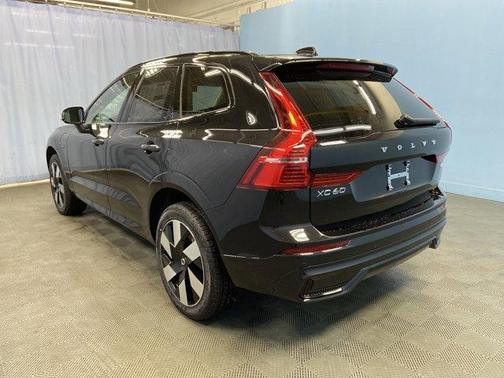 2025 Volvo XC60 Plug-In Hybrid T8 Plus