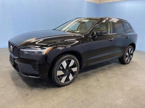 2025 Volvo XC60 Plug-In Hybrid T8 Plus
