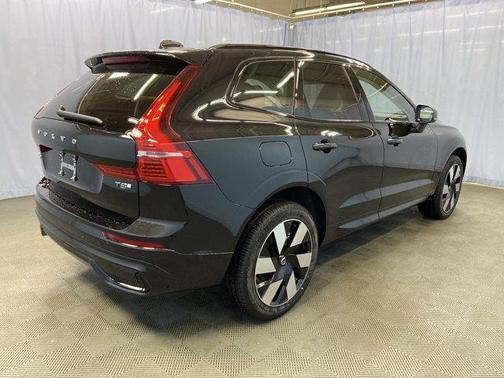 2025 Volvo XC60 Plug-In Hybrid T8 Plus