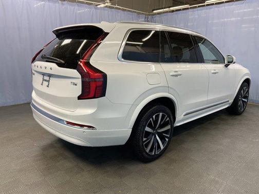 2025 Volvo XC90 Plug-In Hybrid T8 Core 7-Seater
