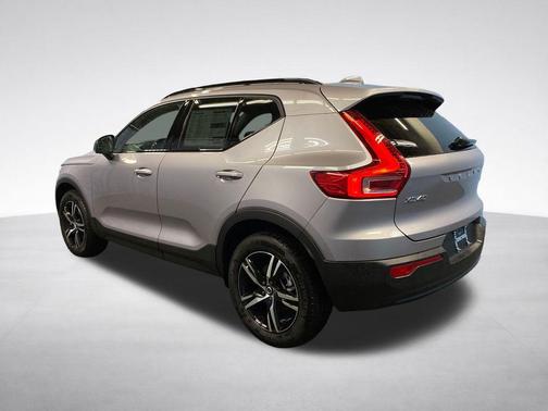 Aurora Blue 2026 Volvo XC40 B5 Core