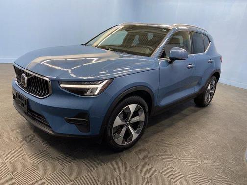 2024 Volvo XC40