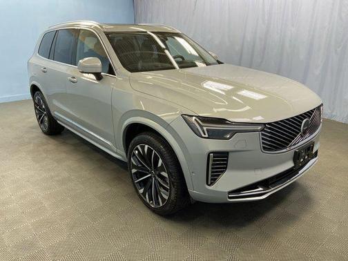 2025 Volvo XC90 Plug-In Hybrid T8 Ultra 7-Seater