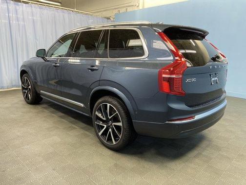 2024 Volvo XC90 B5 Plus Bright Theme
