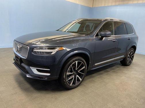 2024 Volvo XC90 B5 Plus Bright Theme