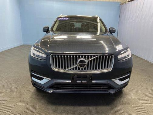 2024 Volvo XC90 B5 Plus Bright Theme