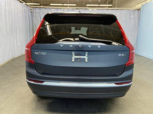 2024 Volvo XC90 B5 Plus Bright Theme